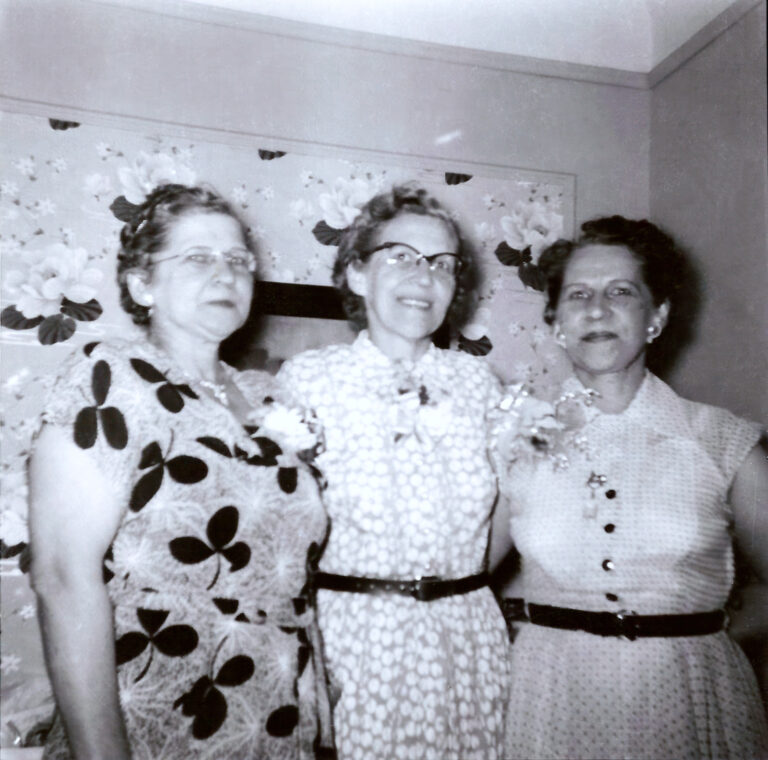 Three sisters story - Gladys, Flora and Alma Cross